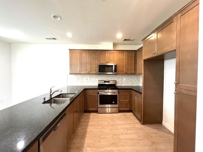 Photo - Beautiful 2 Bedroom, 2.5 Baths Townhome in...