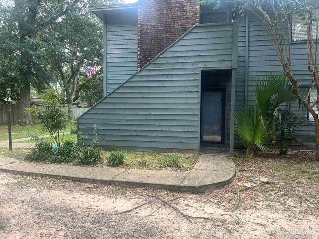 Building Photo - 7225 W Fairfield Dr Unit B4