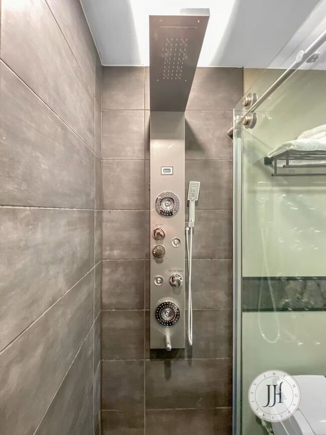 Photo - 5011 Charmwood Dr