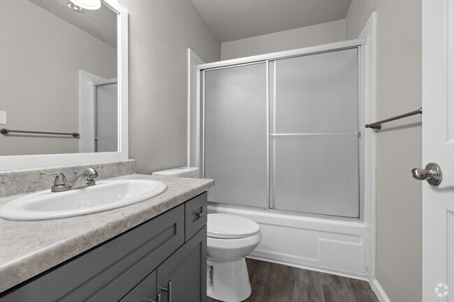 1BR, 1BA -650SF Bathroom
