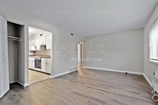 2423 Lindsay Ave Unit 4