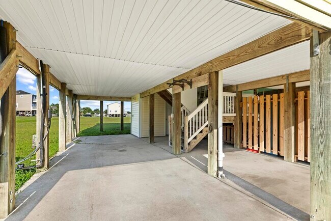 Photo - 220 Twin Oaks Dr