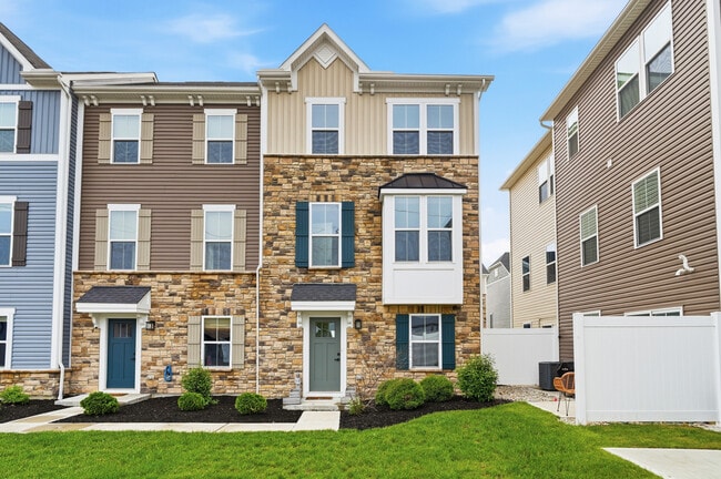 Building Photo - 9 Wentworth Ln