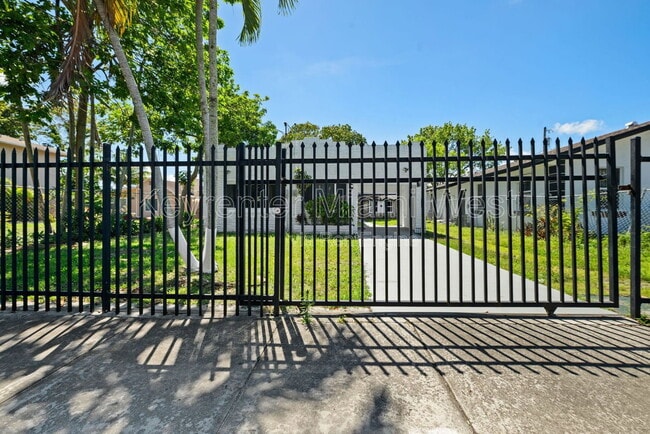 Photo - 7772 NW 9th Ave