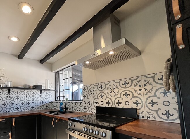 Photo - 1802 E Cypress St