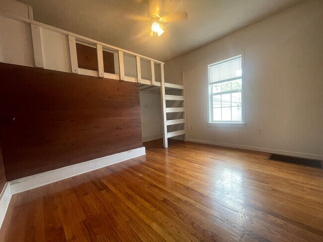 Photo - 321 E College St Unit Apt. A