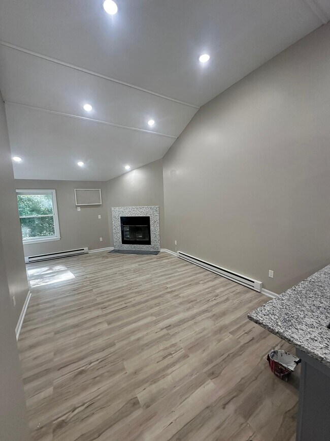 Photo - Pinecrest Apartments