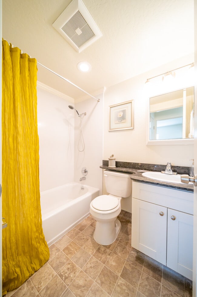 Photo - Jackson Lake Apartments