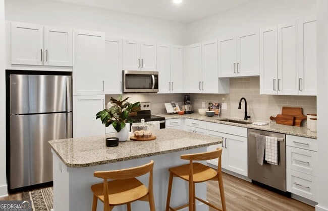 Building Photo - 4270 Phil Niekro Pkwy Unit 1306