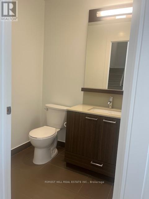 Photo - 310 Tweedsmuir Ave