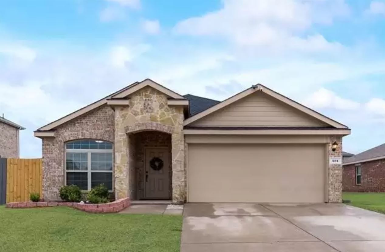 Photo - 401 Hawthorn Dr