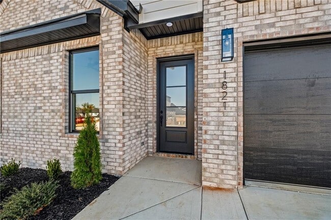 Photo - 1821 Peacock Rd