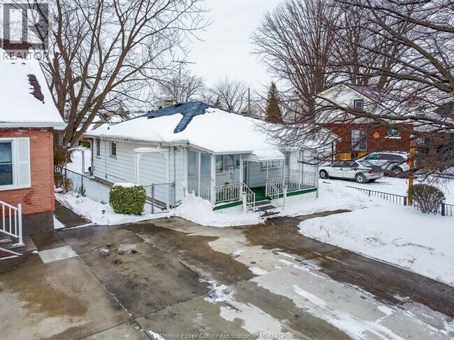 Photo - 3159 Byng Rd