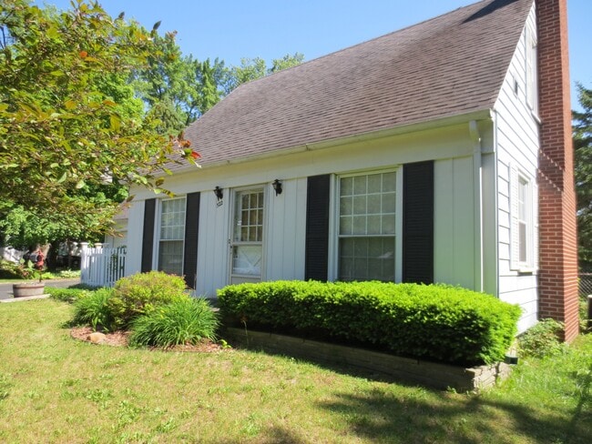 Photo - 522 E Atherton Rd