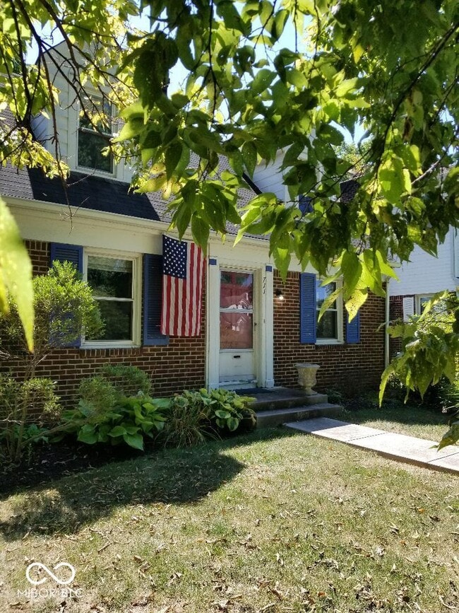 Photo - 711 Berkley Rd