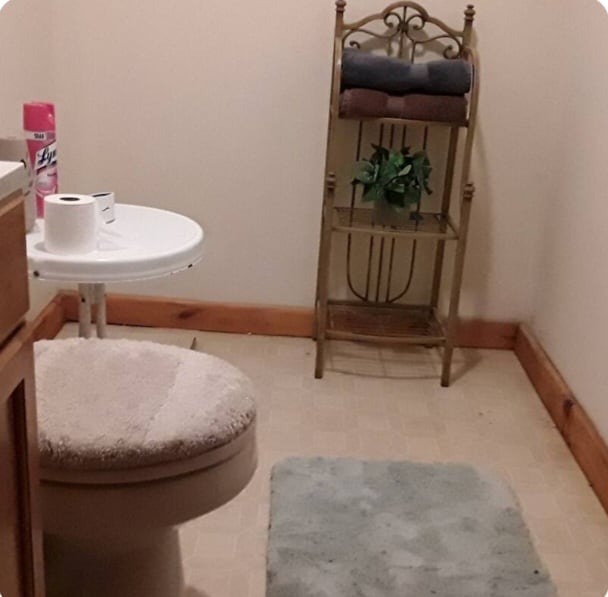 Medio baño en la planta baja - 64 Meredith St