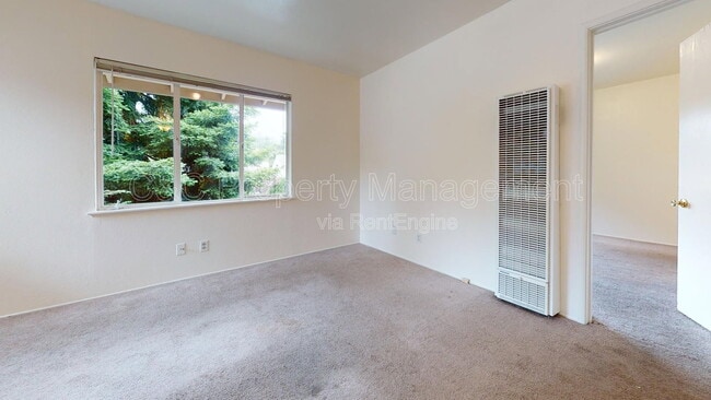 Photo - 857 Pacific St