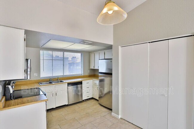 Photo - 1540 W Mercer Ln Unit 4