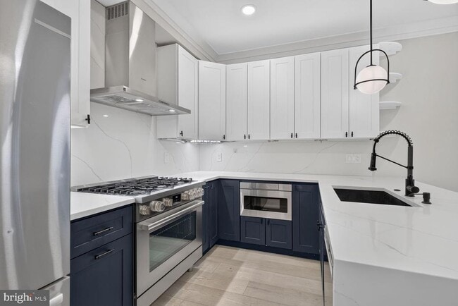 Photo - 724 Varnum St NW