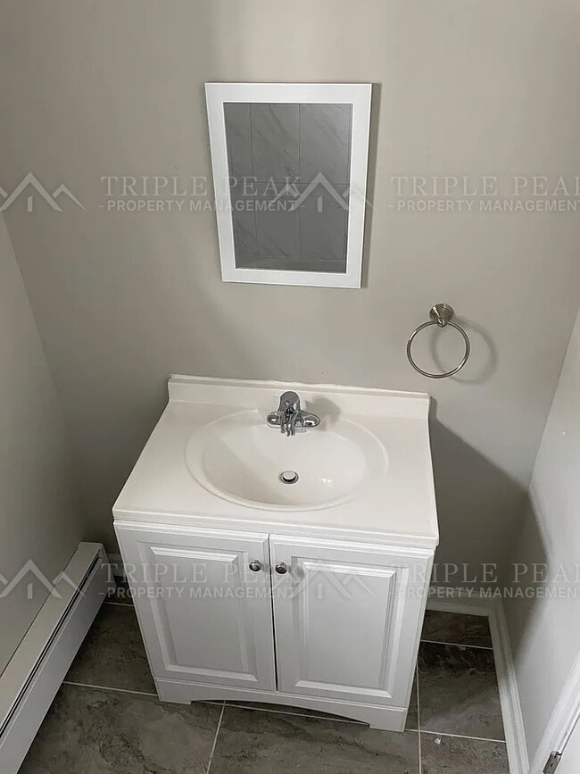 Photo - 297 N Laurel St Unit 1