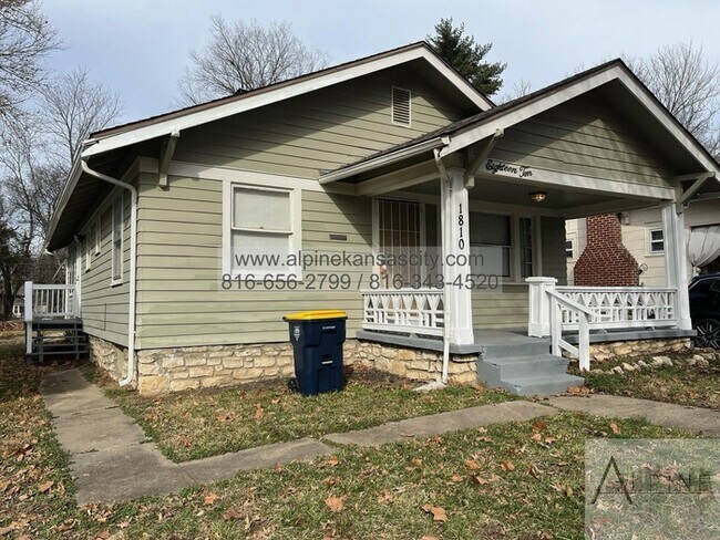 Quiet Cul de Sac, Lots of Built Ins! App F... - Quiet Cul de Sac, Lots of Built Ins! App F... House