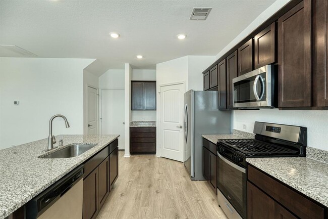 Photo - 409 Brody Ln