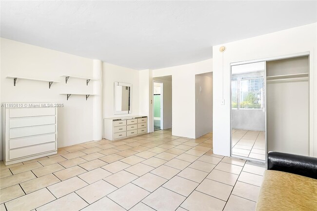 Photo - 6484 Indian Creek Dr Unit 120