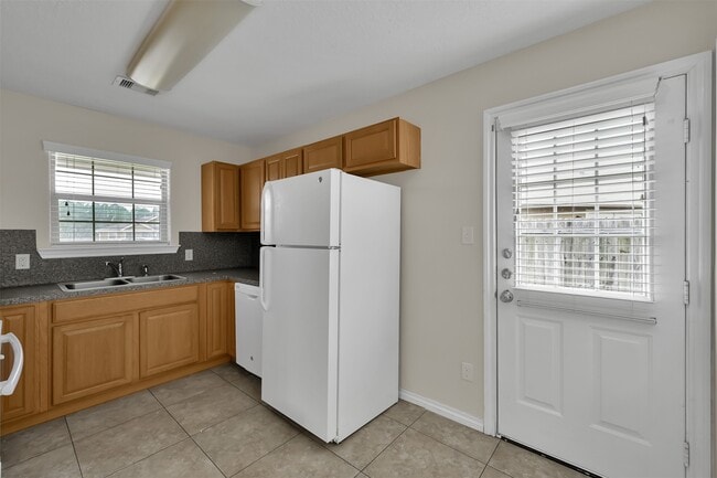 Photo - 163 S Bend Ct