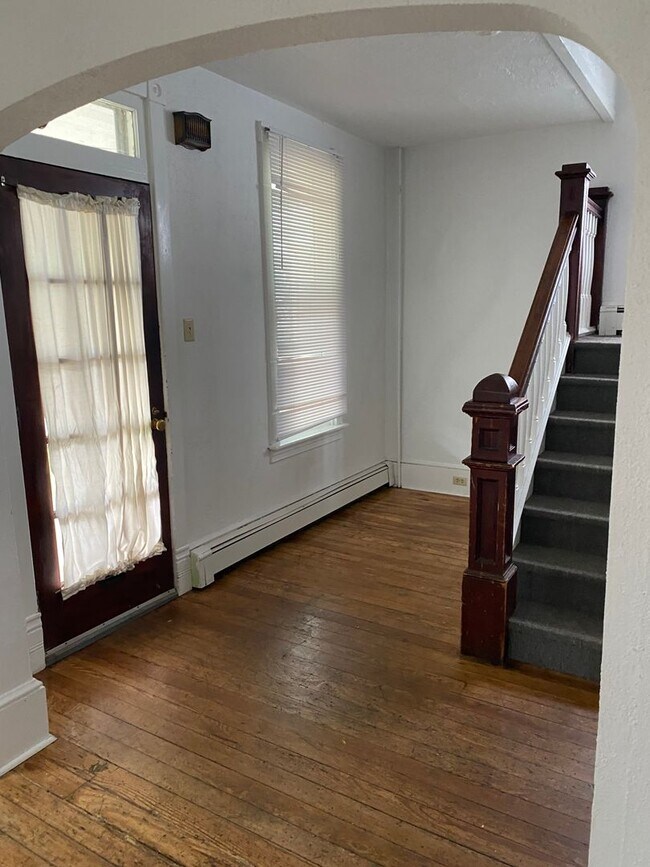 Photo - 335 E Burd St