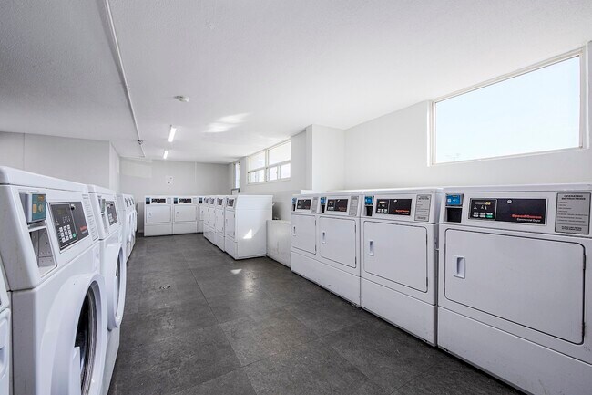 Photo - Scarborough Golf Apartments