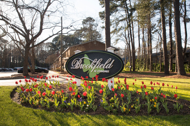 Brookfield Main Entrance - Brookfield at Lynndale Apartments