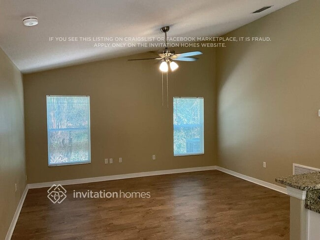 Photo - 425 E New Hampshire Ave