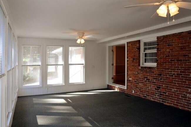 Photo - 1278 Fairhill Ln NE