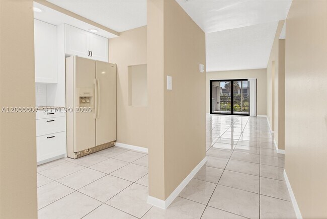 9370 SW 8th St Unit 222