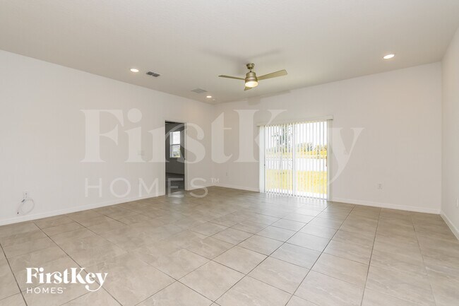 Photo - 1630 Isleta Lp