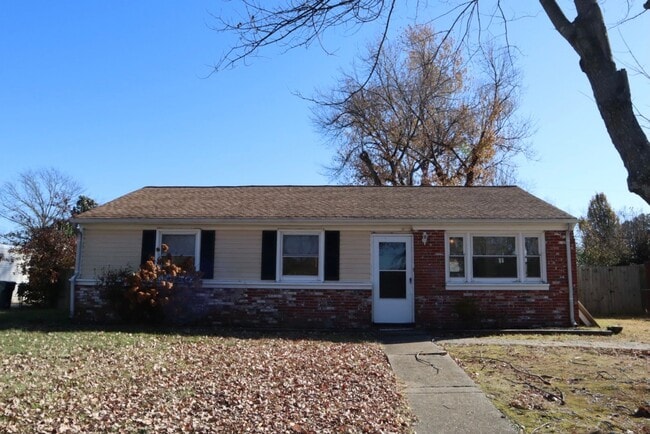 Classic 3 Bedroom Rancher in Henrico Avail... - Classic 3 Bedroom Rancher in Henrico Avail... House