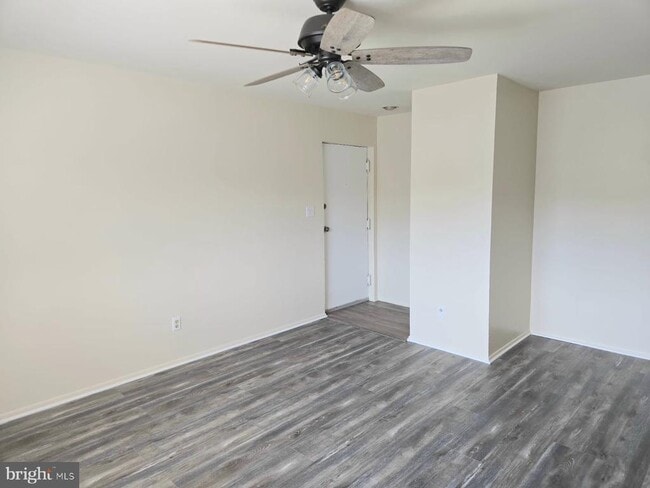 Building Photo - 11907 Tarragon Rd Unit L Rental