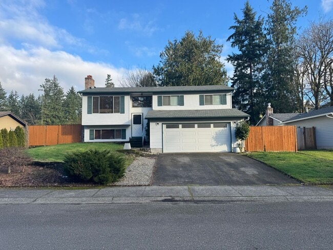 Building Photo - Spacious Covington Home with all New Appliances, Fresh Paint and Large Fenced Yard!