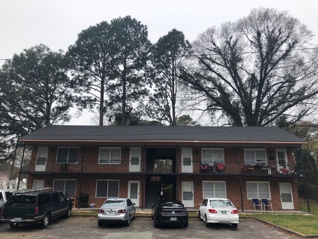 Outside view - 1803 E 6th St Unit 8