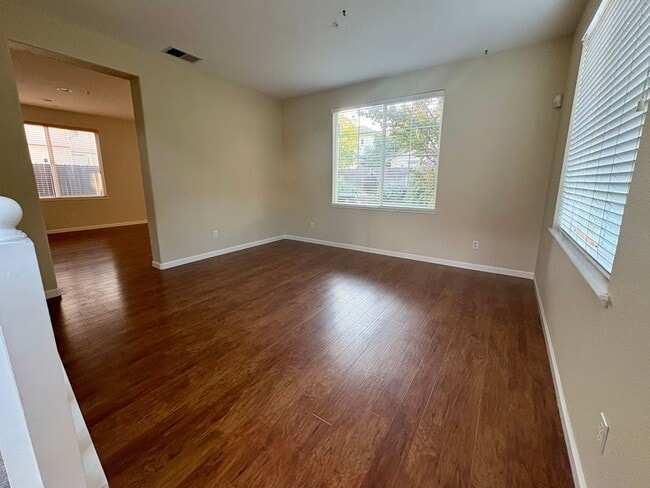 Photo - Beautiful 3 Bed 2.5 Bath Brentwood Home