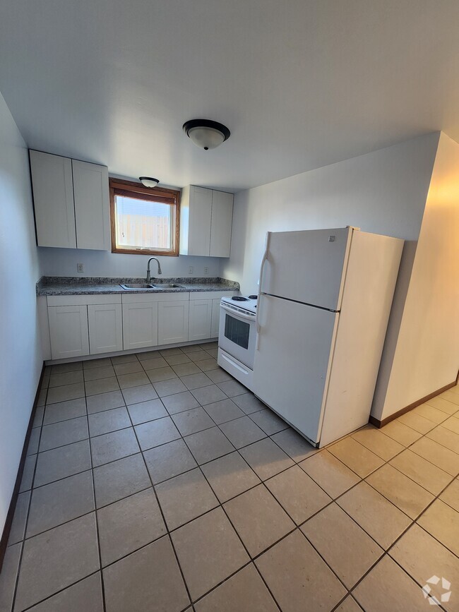 Building Photo - 4010 Main St S Unit D Rental