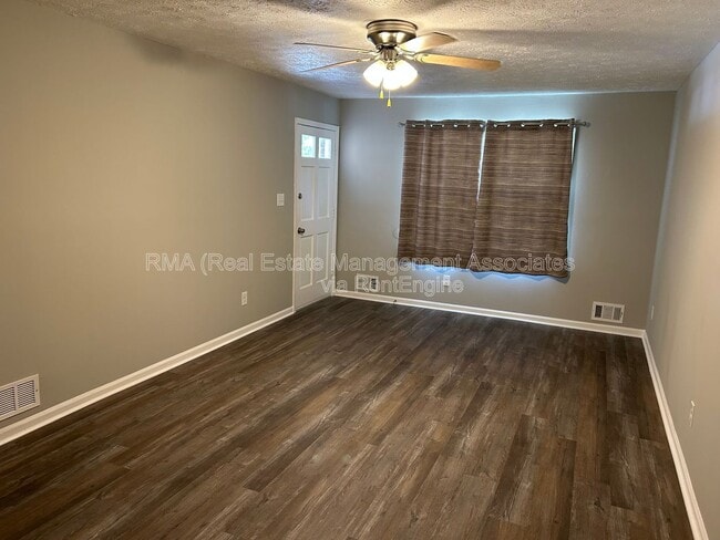 Photo - 254 N McDonough Rd