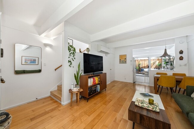 Photo - 4040 Grand View Blvd