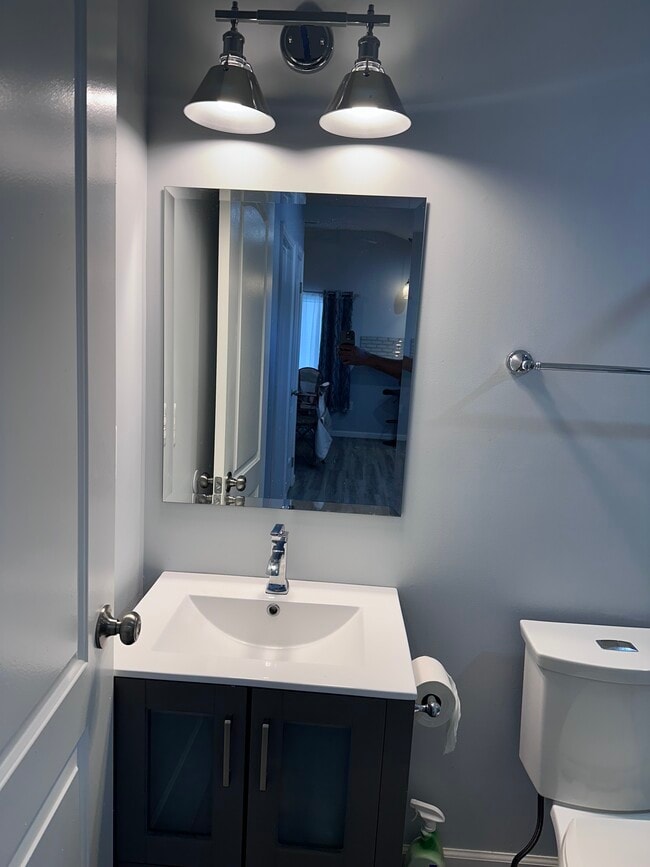 Photo - 902B Edgerly RD