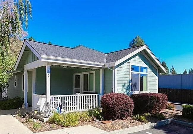 2 bedroom, 1 bath close to Grass Valley do... - 2 bedroom, 1 bath close to Grass Valley do... House