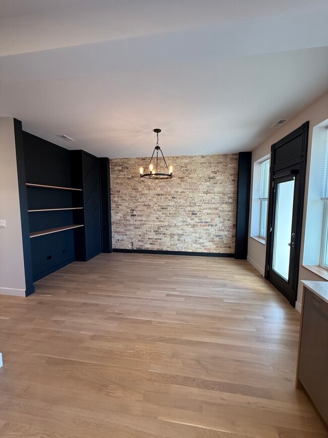 Photo - 927 N Mozart St Unit 3