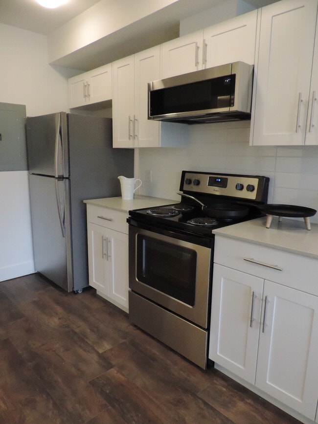 Beautiful 1 Bedroom 1 Bath with Balcony