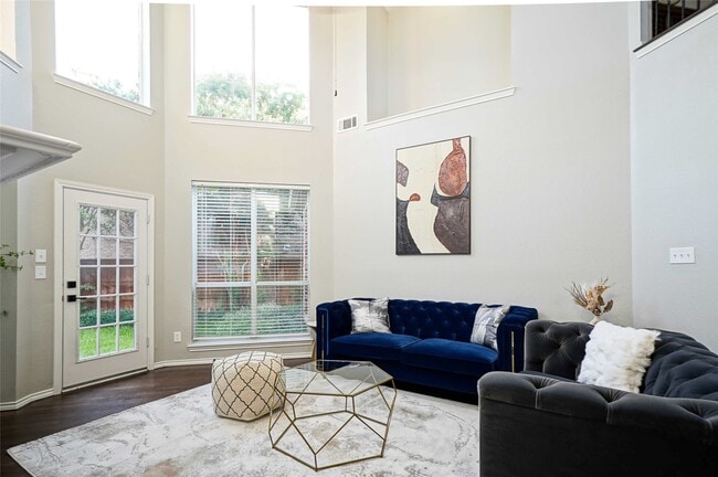 Photo - 2137 Goliad Cir