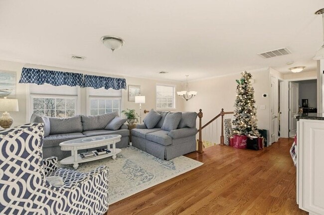 Photo - 5 Leland Point Dr