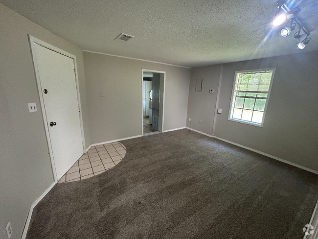 Building Photo - 8724 Ocean Springs Rd Unit A Rental